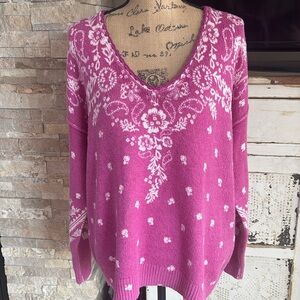 Sundance magenta purple V-neck long sleeve sweater w cream floral paisley detail